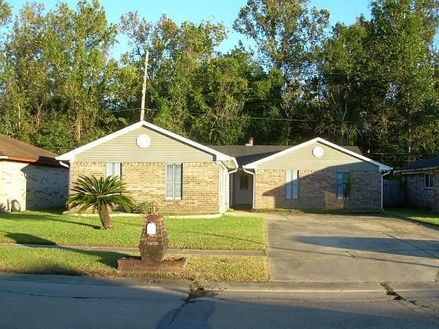 1st image of 3016 English Colony Dr