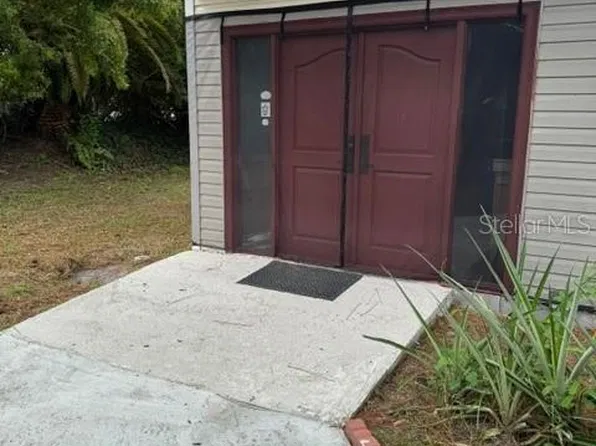 2810 61st St, Sarasota, FL 34243