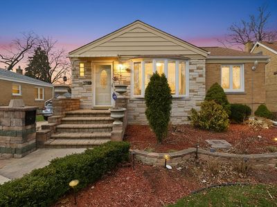 2352 S 2nd Ave, Riverside, IL, 60546