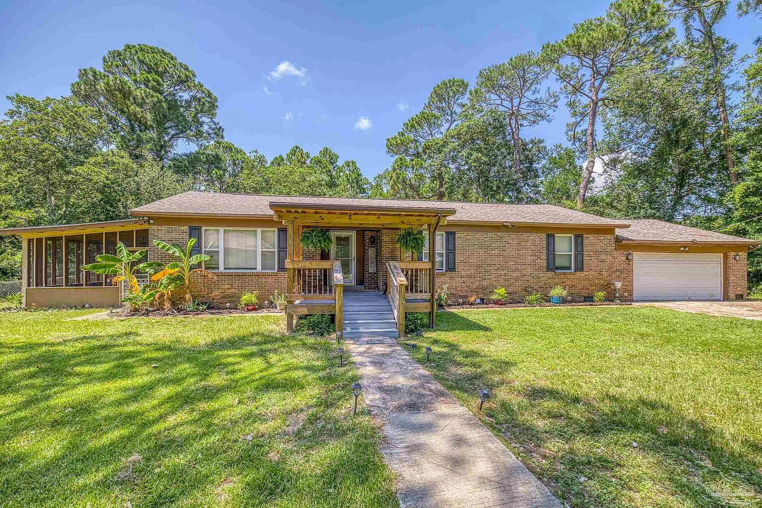 3044 Laurel Dr, Gulf Breeze FL - Owner Finance Home