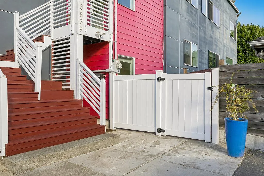 Columbia City Duplex - 2 bedrooms — Photo 3