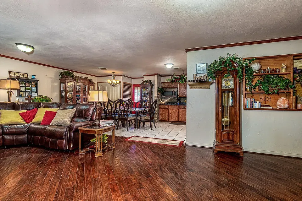 4 bed, 1620 sqft, $1,665 — Photo 4