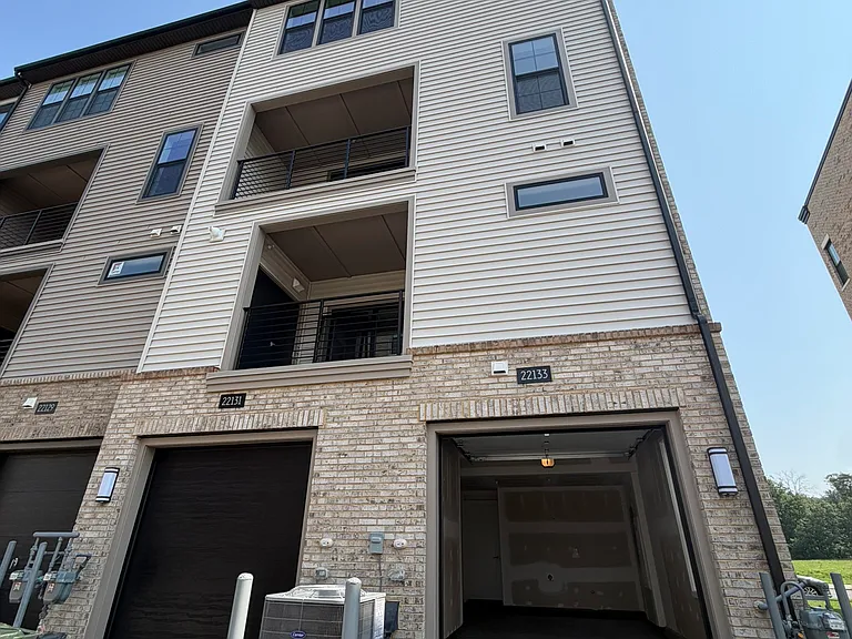 22133 Midmoore Dr — Photo 18