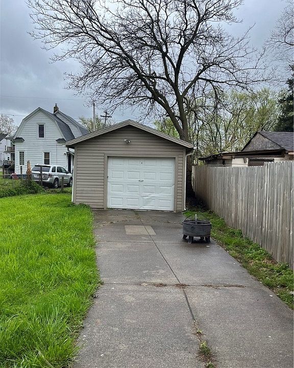 2nd image of 10200 Benham Ave