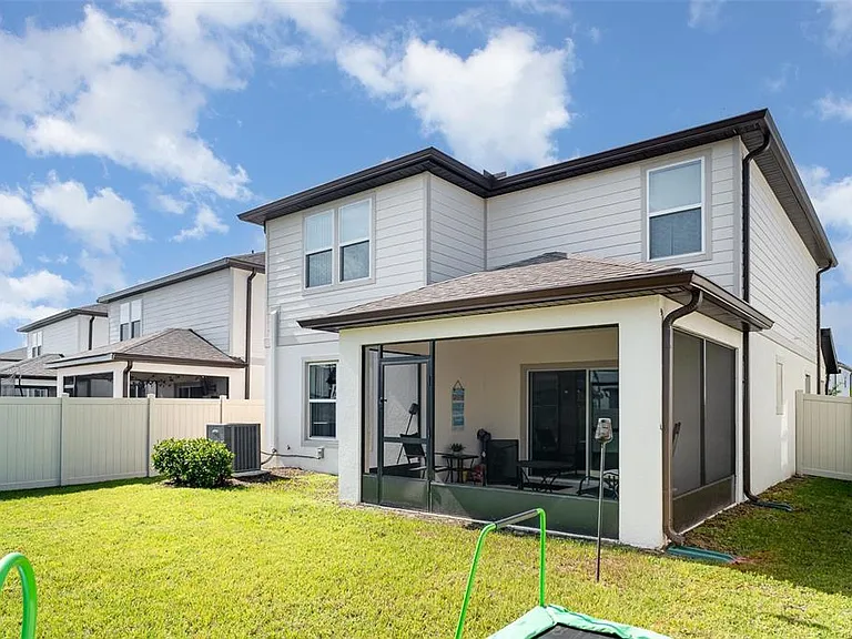 465 Waterford Dr — Photo 42