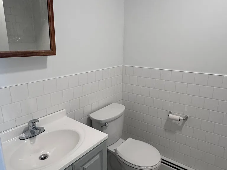 90 Mallory Ave #3 — Photo 9
