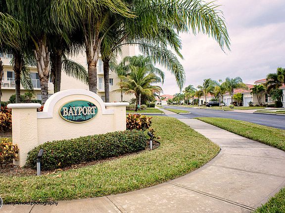 5th image of 561 Casa Bella Dr Unit 301