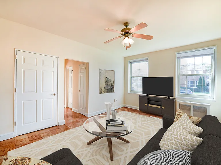 1401 Sheridan — Photo 9
