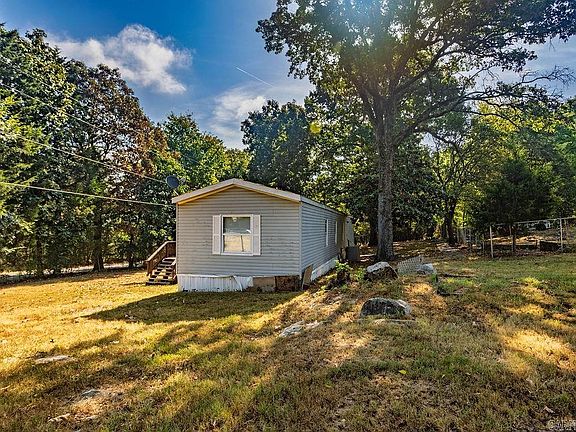 2nd image of 219 Arrowhead Ln