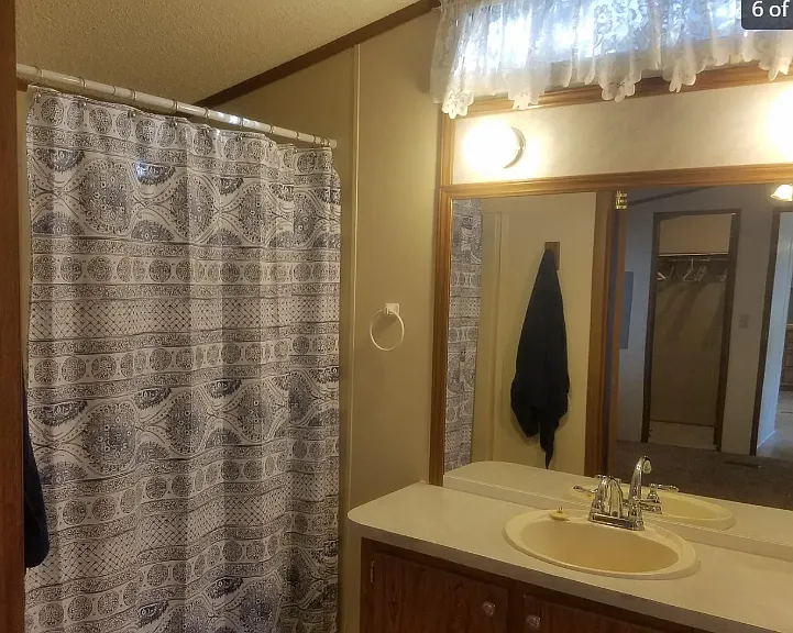 Large private bathroom off of the largest bedroom.