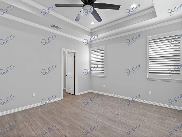 2524 Creek Dr — Photo 9