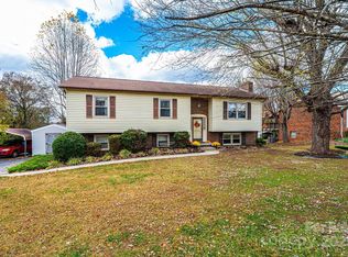 2570 Raintree St, Connelly Springs, NC 28612