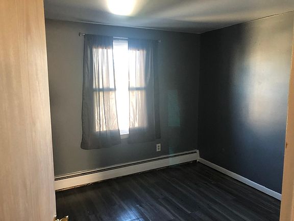 5th image of 10 Wayne Ter APT 8
