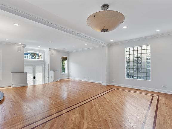 3rd image of 2725 N Magnolia Ave #1
