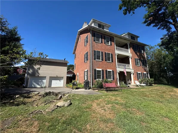 1319 Riverside Dr APT 100, Beaver, PA 15009