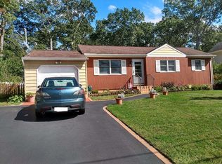 20 Champlain St, Port Jefferson Station, NY 11776