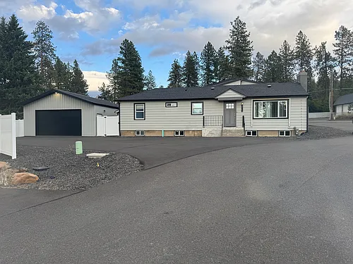 211 E Black Pearl Ln Photo 1