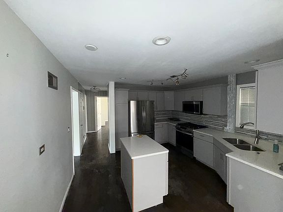 5th image of 7 W 148th St