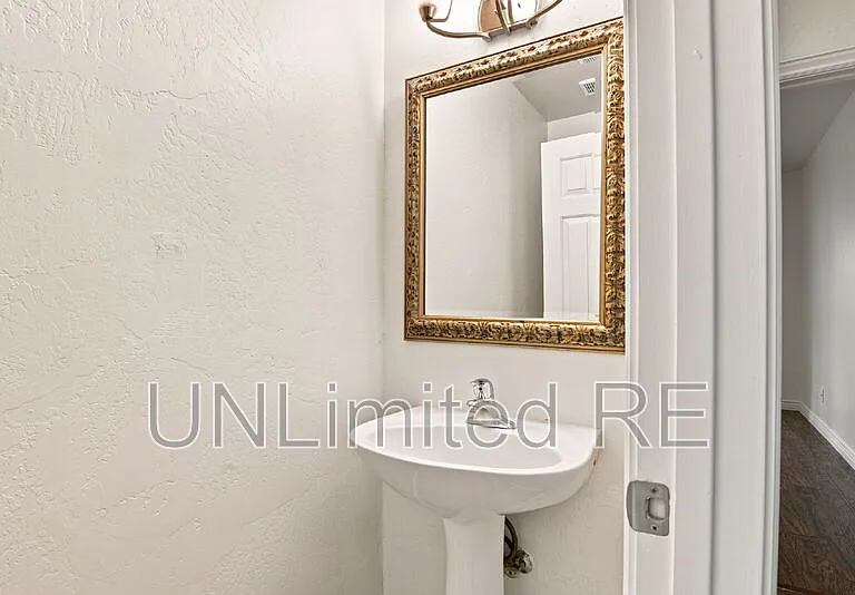 3272 S Litzler Dr — Photo 25
