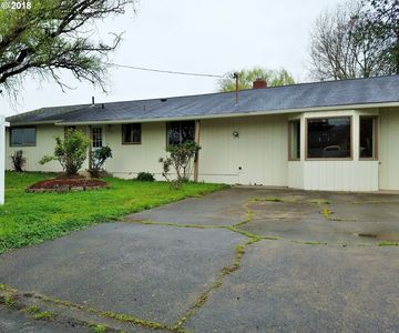 4147 Hermosa Way, Roseburg, OR, 97471