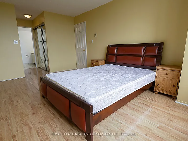 175 Bamburgh Cir #702 — Photo 7