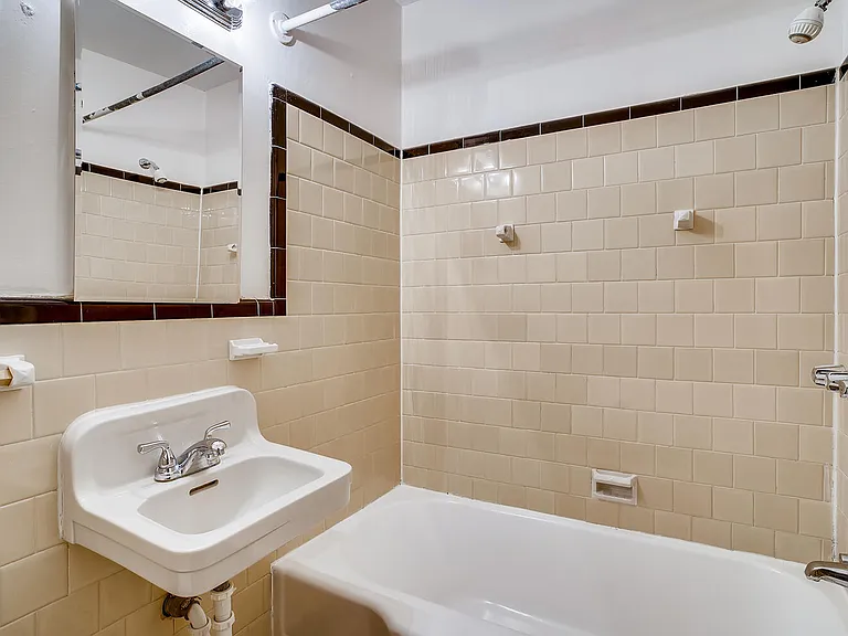Bo Apartments — Photo 10