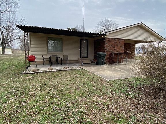 2nd image of 810 Headden Dr