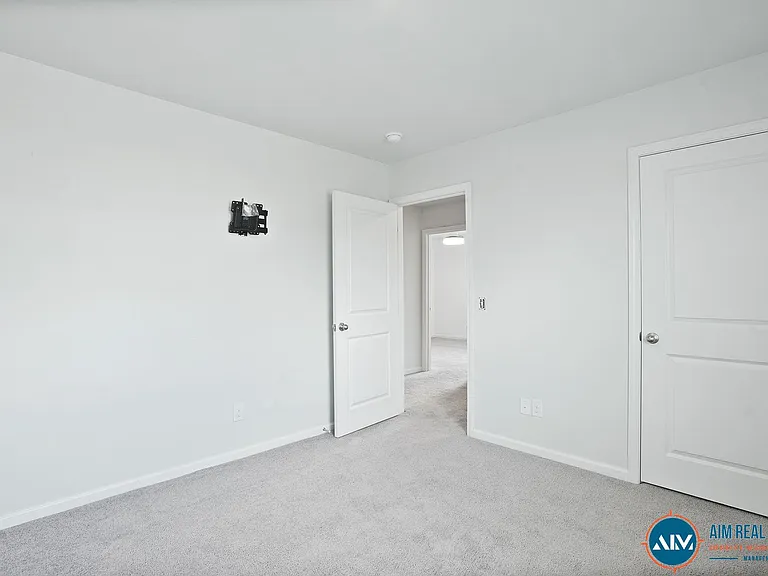 127 Auditorium Rd — Photo 39
