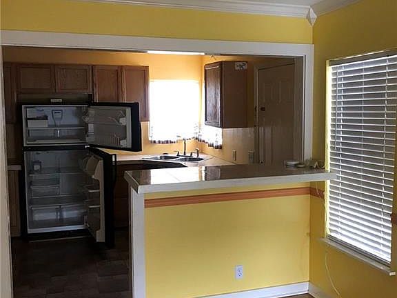 4th image of 2705 Ayers St