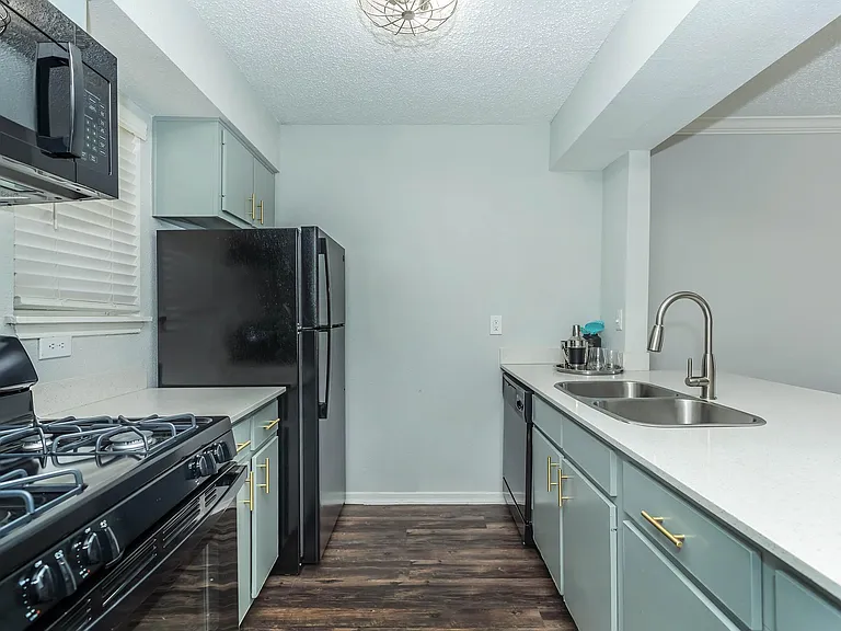 Galleria Flats Apartments — Photo 14