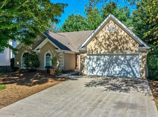 560 Olde Lauren Ct, Alpharetta, GA 30022