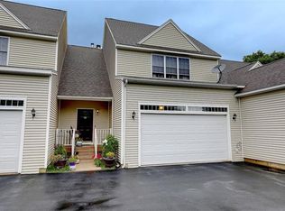 32 Fagan St, Uxbridge, MA 01569