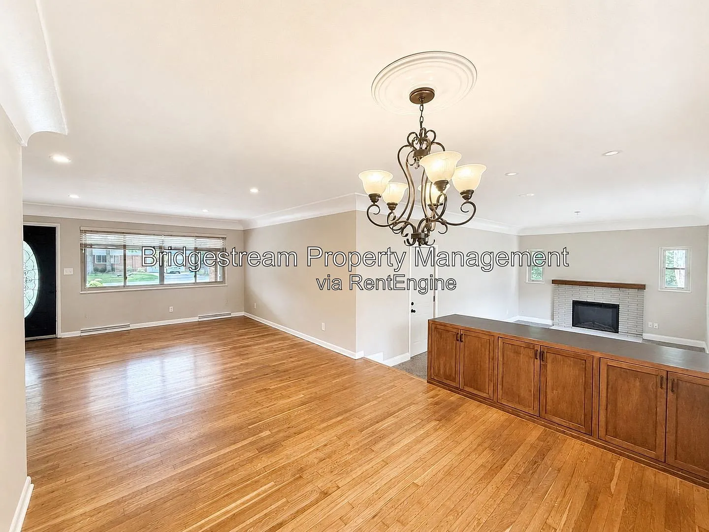 3 bed, 2.0 bath, 1512 sqft, $1,895 — Photo 2