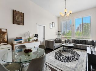 13468 King George Blvd #405, Surrey, BC V3T0H5