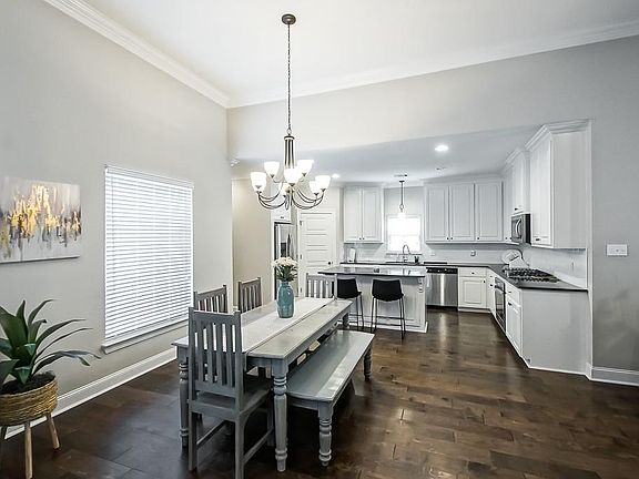 4th image of 43342 Meadow Grove Dr
