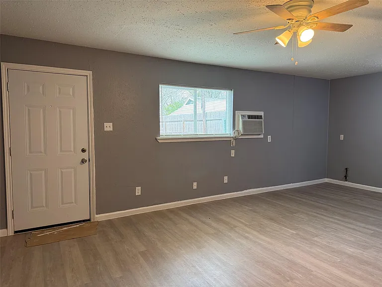 8010 Roswell St #3 — Photo 3