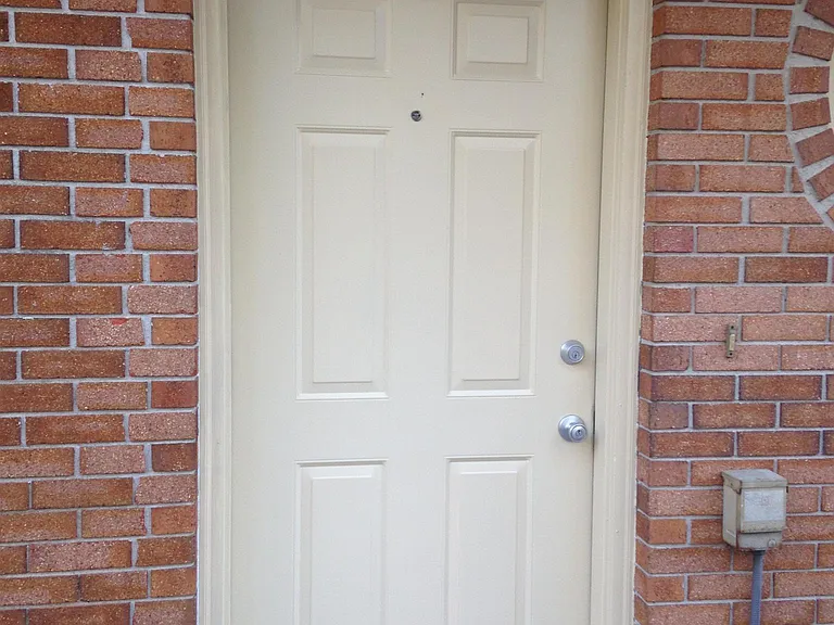 1325 W 12th St #C3 — Photo 19