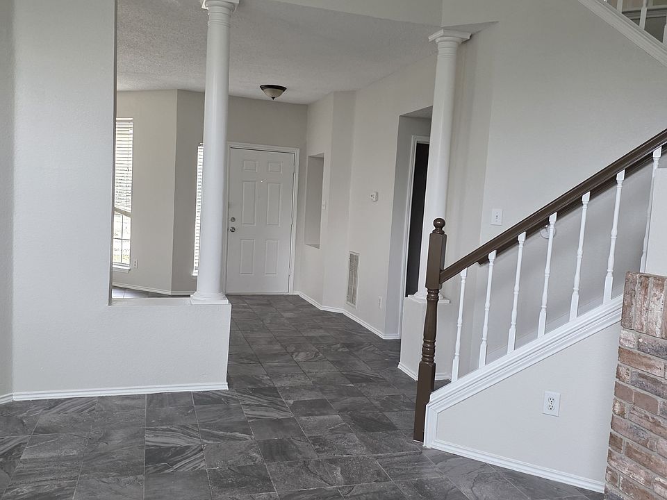 1st image of 1217 Canoe Ln