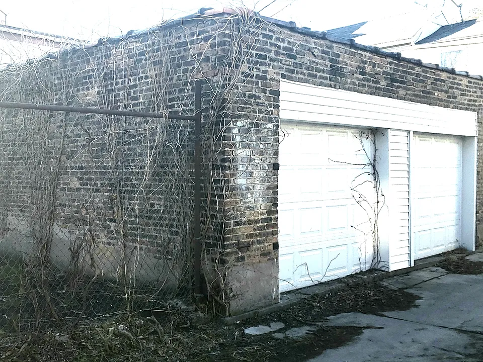 Building Photo 3