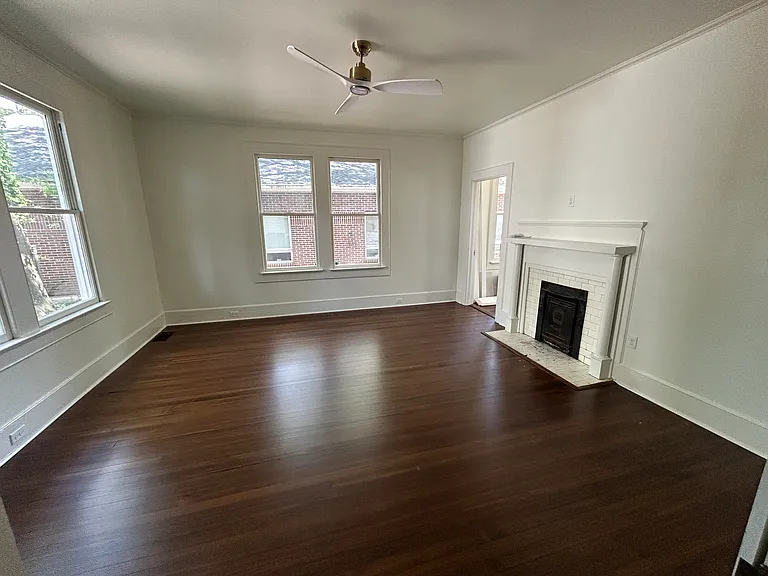 2834 Devine St #G — Photo 4