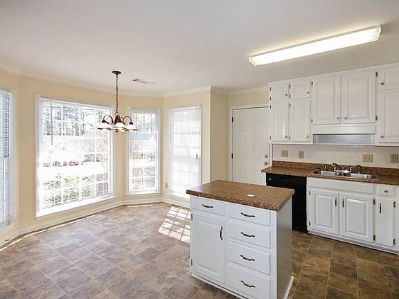 4th image of 1920 Huntcliff Dr