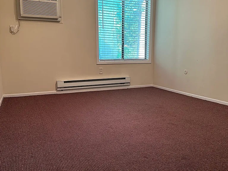 111 Amberly Dr #D — Photo 12