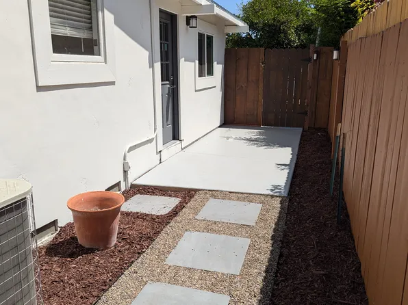 3636 Highland Dr, Carlsbad, CA 92008