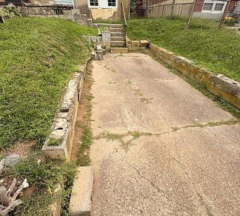 2nd image of 70 Oakmont Dr