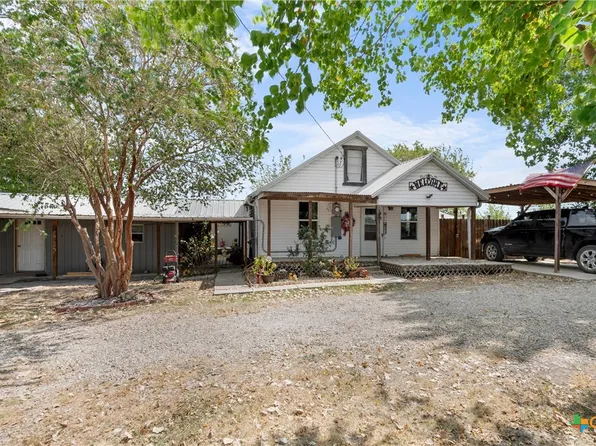 798 County Road 367, Lott, TX 76656