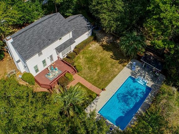 3rd image of 213 Ashwood Dr