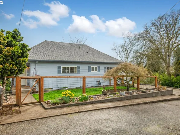 290 S 5th St, Saint Helens, OR 97051