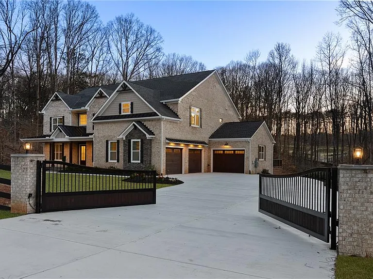 15448 Hopewell Rd — Photo 3
