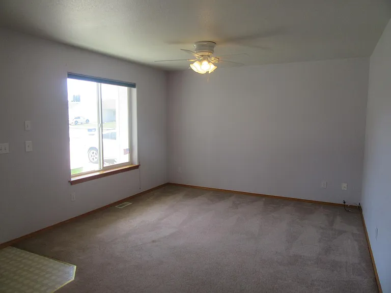 7688 N Heartland Dr — Photo 3