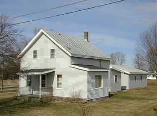 121 Lagrasse St, Waddington, NY 13694